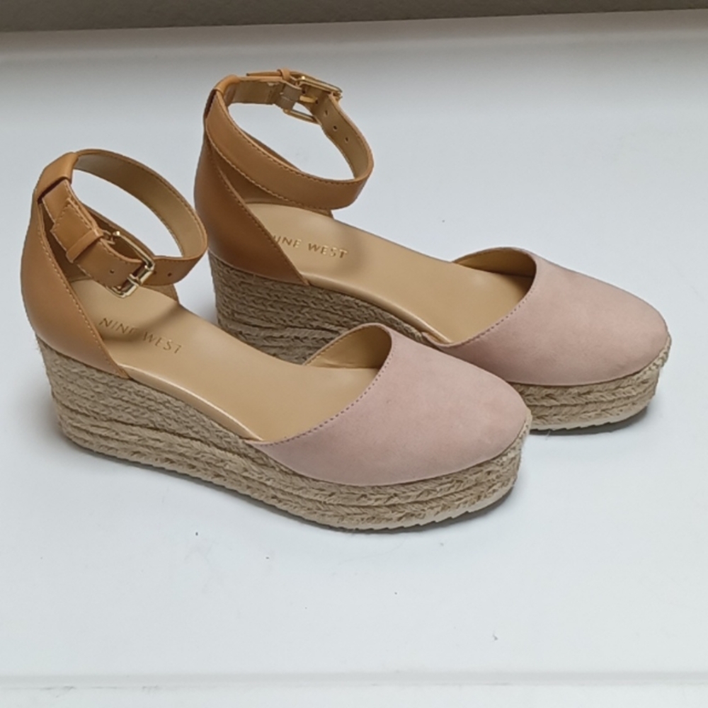 Nine west women's wedge size 6 closed toe ankle strap light pink